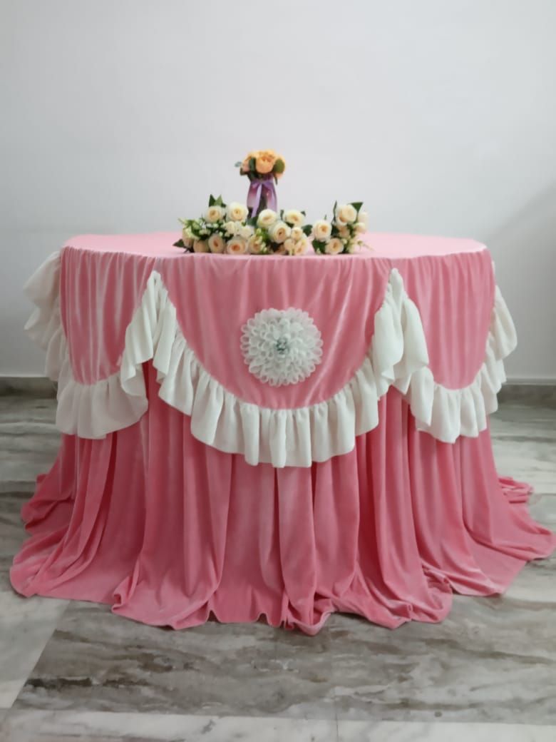Baby pink overlay with white frill border and matching underlay